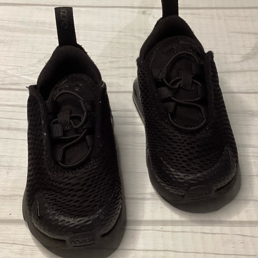 Nike 270